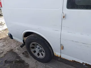 2009 Chevrolet Express Cargo z VIN 1GCFG15X391119234, wystawiony jako IAAI lot #41326818 z przebiegiem 566 304 mil mil oraz . Historia ofert i sprzedaży dostępna na DreamBid. Obrazek 6.