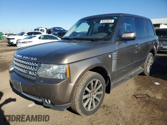 2010 Land Rover Range Rover SC z VIN SALMF1E45AA327760, wystawiony jako Copart lot #83253874 z przebiegiem 93 203 mil mil oraz Szkoda całkowita • Salvage title. Historia ofert i sprzedaży dostępna na DreamBid. Obrazek 1.