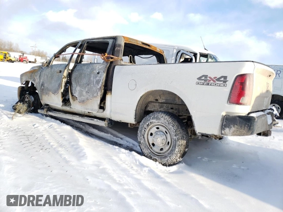 2015 Ram 2500 Tradesman z VIN 3C6UR5CJ4FG638403, wystawiony jako Copart lot #89338435 z przebiegiem Nie podano mil oraz Szkoda całkowita • Salvage title. Historia ofert i sprzedaży dostępna na DreamBid. Obrazek 2.