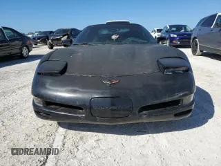 2001 Chevrolet Corvette with VIN 1G1YY32G615104139, listed as a Copart auction lot 77477034 with 0 mi miles and Salvage Title. Bid and sale history available at carsss.com. Image 5.