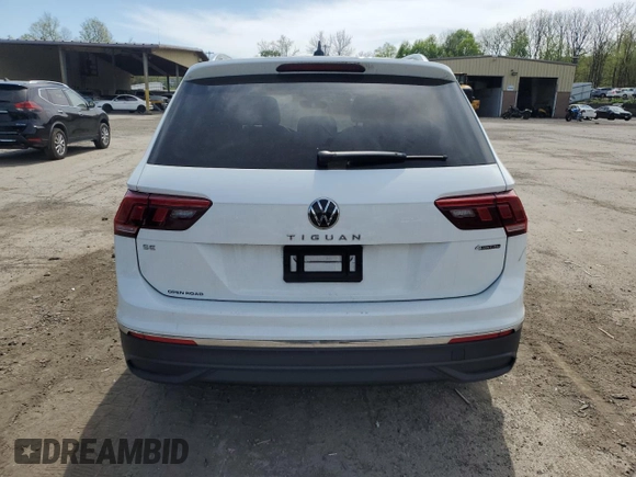 2024 Volkswagen Tiguan SE with VIN 3VVMB7AXXRM077048, listed as a Copart auction lot 54885705 with 9,414 mi miles and Salvage title. Bid and sale history available at DreamBid. Image 6.
