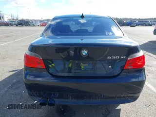 2007 BMW 5 Series 530xi with VIN WBANF735X7CY17406, listed as a IAAI auction lot 41592517 with 139,728 mi miles and . Bid and sale history available at carsss.com. Image 16.