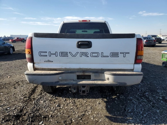 2001 Chevrolet Silverado 2500 with VIN 1GCGK29U61Z200260, listed as a Copart auction lot 79741324 with 217,069 mi miles and Salvage Title. Bid and sale history available at carsss.com. Image 6.
