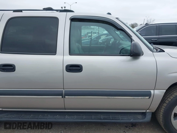 2004 Chevrolet Suburban LS with VIN 3GNEC16Z94G210873, listed as a IAAI auction lot 41624290 with 347,735 mi miles. Bid and sale history available at carsss.com. Image 13.