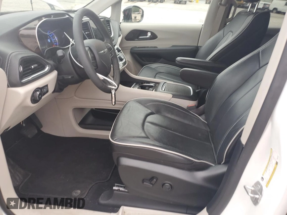 2023 Chrysler Pacifica Hybrid Limited with VIN 2C4RC1S70PR543587, listed as a Copart auction lot 60439795 with 11,558 mi miles and Salvage title. Bid and sale history available at DreamBid. Image 7.