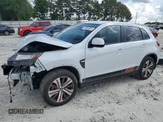 2022 Mitsubishi Outlander ES z VIN JA4APUAU0NU015746, wystawiony jako Copart lot #54984855 z przebiegiem 29 211 mil mil oraz Szkoda całkowita • Salvage title. Historia ofert i sprzedaży dostępna na DreamBid. Obrazek 1.