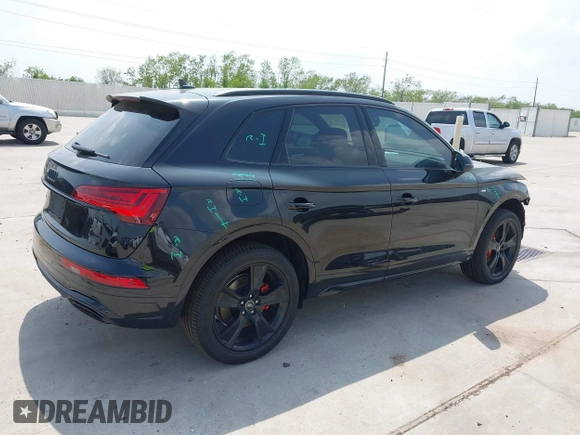 2025 Audi Q5 S line Premium z VIN WA1GAAFY3S2040329, wystawiony jako IAAI lot #41896569 z przebiegiem 2 575 mil mil oraz . Historia ofert i sprzedaży dostępna na DreamBid. Obrazek 4.