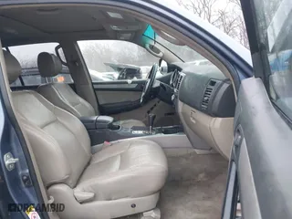 2005 Toyota 4Runner SR5 with VIN JTEBU14R658050952, listed as a IAAI auction lot 41188739 with 255,359 mi miles. Bid and sale history available at carsss.com. Image 5.