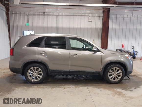 2015 Kia Sorento EX with VIN 5XYKU4A77FG578101, listed as a IAAI auction lot 41603372 with 120,804 mi miles. Bid and sale history available at carsss.com. Image 13.