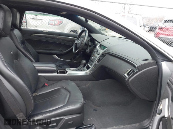 2011 Cadillac CTS Performance z VIN 1G6DL1ED4B0164237, wystawiony jako IAAI lot #41728955 z przebiegiem 161 389 mil mil oraz . Historia ofert i sprzedaży dostępna na DreamBid. Obrazek 5.