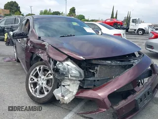 2014 Nissan Maxima SV z VIN 1N4AA5AP7EC440822, wystawiony jako IAAI lot #42073524 z przebiegiem 133 131 mil mil oraz . Historia ofert i sprzedaży dostępna na DreamBid. Obrazek 1.