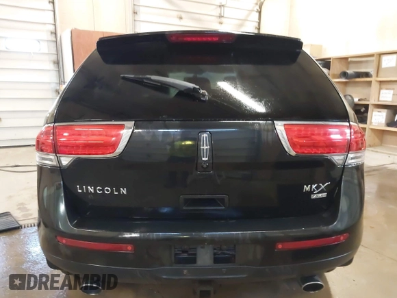 2011 Lincoln MKX z VIN 2LMDJ8JK0BBJ07032, wystawiony jako IAAI lot #41866897 z przebiegiem 232 796 mil mil oraz . Historia ofert i sprzedaży dostępna na DreamBid. Obrazek 16.