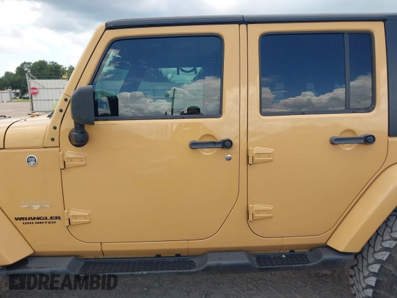 2013 Jeep Wrangler Unlimited Sahara with VIN 1C4BJWEG8DL638404, listed as a IAAI auction lot 42586604 with 43,953 mi miles and . Bid and sale history available at DreamBid. Image 14.