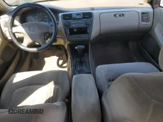 1998 Honda Accord LX z VIN 1HGCG5649WA145400, wystawiony jako Copart lot #56373105 z przebiegiem 319 020 mil mil oraz Szkoda całkowita • Salvage title. Historia ofert i sprzedaży dostępna na DreamBid. Obrazek 8.