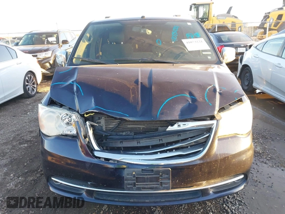 2011 Chrysler Town & Country Limited with VIN 2A4RR6DG4BR716460, listed as a IAAI auction lot 41073221 with 136,779 mi miles. Bid and sale history available at carsss.com. Image 6.