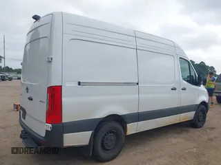 2025 Mercedes-Benz Sprinter Cargo with VIN W1Y4KBHY6ST202145, listed as a IAAI auction lot 42127760 with 9,361 mi miles and . Bid and sale history available at carsss.com. Image 4.