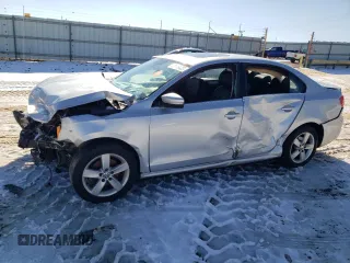 2012 Volkswagen Jetta TDI w/Premium с VIN 3VWLL7AJXCM038466, выставлен на аукционе Copart как лот 87885425 с пробегом 264 882 миль миль и Списание • Salvage title. История ставок и продаж доступна на DreamBid. Изображение 1.