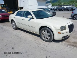 2006 Chrysler 300 Touring z VIN 2C3KK53G16H395548, wystawiony jako IAAI lot #42272833 z przebiegiem 170 271 mil mil oraz . Historia ofert i sprzedaży dostępna na DreamBid. Obrazek 1.