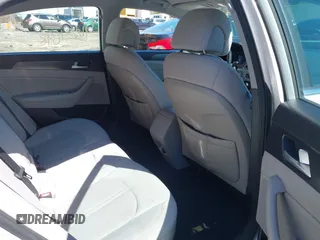 2015 Hyundai Sonata Limited with VIN 5NPE34AF2FH035464, listed as a IAAI auction lot 41824698 with 130,801 mi miles and . Bid and sale history available at carsss.com. Image 8.