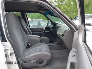 2001 Ford Explorer XLT с VIN 1FMZU73E11ZA03915, выставлен на аукционе IAAI как лот 42104076 с пробегом 117 034 миль миль и . История ставок и продаж доступна на DreamBid. Изображение 5.