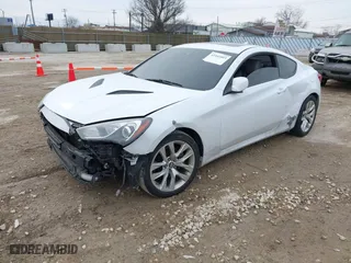 2014 Hyundai Genesis Coupe 2.0T R-Spec with VIN KMHHT6KD6EU119017, listed as a IAAI auction lot 41441803 with 121,020 mi miles. Bid and sale history available at carsss.com. Image 2.