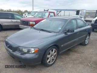 2004 Volvo S60 with VIN YV1RH59H342411127, listed as a IAAI auction lot 42107974 with 113,211 mi miles. Bid and sale history available at carsss.com. Image 6.