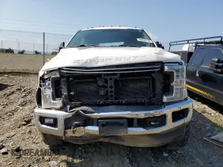 2017 Ford F-350 Platinum z VIN 1FT8W3BT7HEF04540, wystawiony jako Copart lot #60292735 z przebiegiem 149 357 mil mil oraz Szkoda całkowita • Salvage title. Historia ofert i sprzedaży dostępna na DreamBid. Obrazek 5.