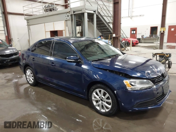 2011 Volkswagen Jetta SE z VIN 3VWDZ7AJ6BM105985, wystawiony jako IAAI lot #41818129 z przebiegiem 126 051 mil mil oraz . Historia ofert i sprzedaży dostępna na DreamBid. Obrazek 1.
