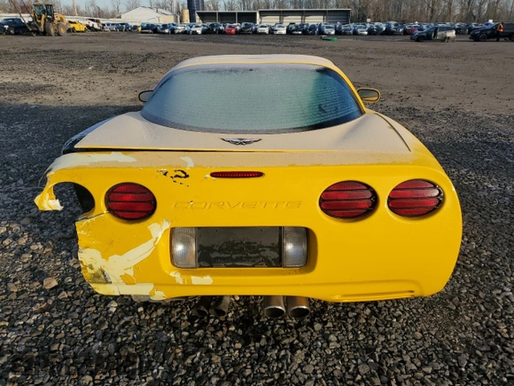 1998 Chevrolet Corvette with VIN 1G1YY22G8W5128394, listed as a Copart auction lot 42410835 with 113,442 mi miles and Salvage Title. Bid and sale history available at carsss.com. Image 6.