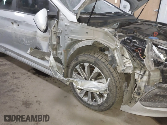 2015 Hyundai Sonata Limited with VIN 5NPE34AF4FH165214, listed as a IAAI auction lot 41738497 with 127,132 mi miles and . Bid and sale history available at carsss.com. Image 6.