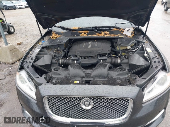 2012 Jaguar XJ XJL z VIN SAJWA2GB5CLV30883, wystawiony jako IAAI lot #42369631 z przebiegiem 114 018 mil mil oraz . Historia ofert i sprzedaży dostępna na DreamBid. Obrazek 10.