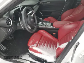 2022 Alfa Romeo Giulia Veloce z VIN ZARFANBN4N7659801, wystawiony jako Copart lot #88712265 z przebiegiem Nie podano mil oraz Czysty tytuł • Clean title. Historia ofert i sprzedaży dostępna na DreamBid. Obrazek 7.