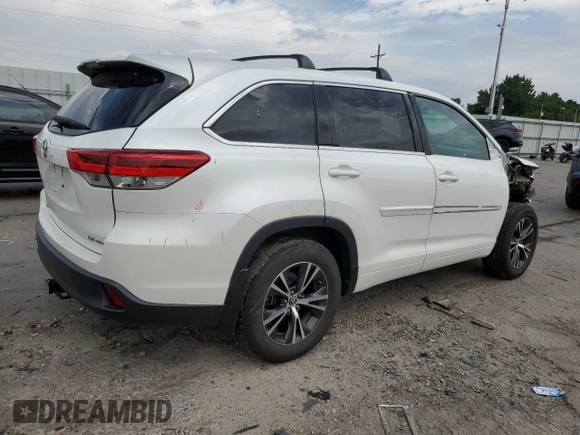 2017 Toyota Highlander LE with VIN 5TDBZRFH1HS482941, listed as a Copart auction lot 61963245 with 92,316 mi miles and Salvage title. Bid and sale history available at DreamBid. Image 3.