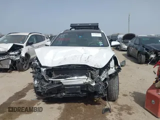 2017 Kia Sorento SX z VIN 5XYPK4A50HG275738, wystawiony jako IAAI lot #41748282 z przebiegiem Nie podano mil oraz . Historia ofert i sprzedaży dostępna na DreamBid. Obrazek 6.