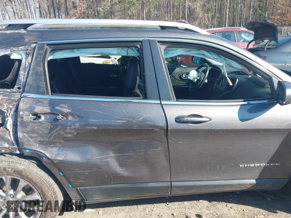 2019 Jeep Cherokee Latitude Plus with VIN 1C4PJMLB3KD424994, listed as a IAAI auction lot 41506691 with 87,912 mi miles and . Bid and sale history available at DreamBid. Image 13.