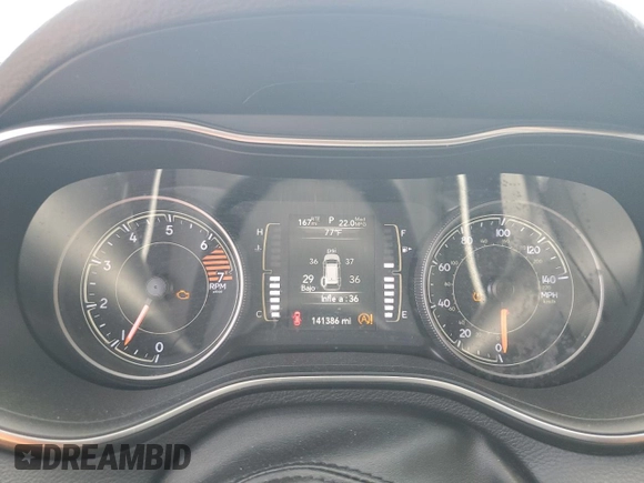 2019 Jeep Cherokee Latitude z VIN 1C4PJLCB6KD450614, wystawiony jako Copart lot #52390275 z przebiegiem 141 386 mil mil oraz Szkoda całkowita • Salvage title. Historia ofert i sprzedaży dostępna na DreamBid. Obrazek 9.