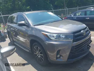 2017 Toyota Highlander XLE with VIN 5TDKZRFHXHS200344, listed as a IAAI auction lot 42616051 with 161,439 mi miles and . Bid and sale history available at DreamBid. Image 1.