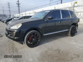 2010 Porsche Cayenne z VIN WP1AA2AP0ALA01057, wystawiony jako Copart lot #86414274 z przebiegiem 145 190 mil mil oraz Szkody całkowita. Historia ofert i sprzedaży dostępna na DreamBid. Obrazek 1.