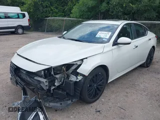 2025 Nissan Altima SV z VIN 1N4BL4DV8SN364434, wystawiony jako IAAI lot #42532928 z przebiegiem 14 521 mil mil oraz . Historia ofert i sprzedaży dostępna na DreamBid. Obrazek 17.