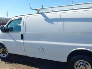 2008 Chevrolet Express Cargo Van with VIN 1GCGG25C481179562, listed as a IAAI auction lot 41582058 with 150,510 mi miles. Bid and sale history available at carsss.com. Image 14.