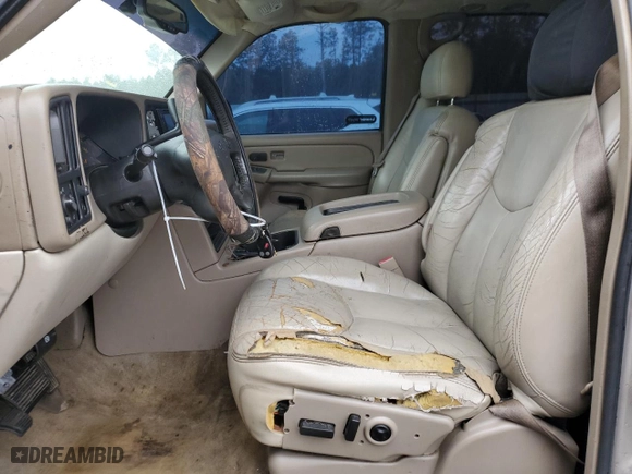 2005 Chevrolet Tahoe LT with VIN 1GNEC13T75R179933, listed as a Copart auction lot 45101455 with 230,711 mi miles and Salvage Title. Bid and sale history available at carsss.com. Image 7.