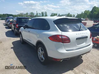 2012 Porsche Cayenne S z VIN WP1AB2A24CLA48791, wystawiony jako IAAI lot #42167069 z przebiegiem 133 819 mil mil oraz . Historia ofert i sprzedaży dostępna na DreamBid. Obrazek 3.