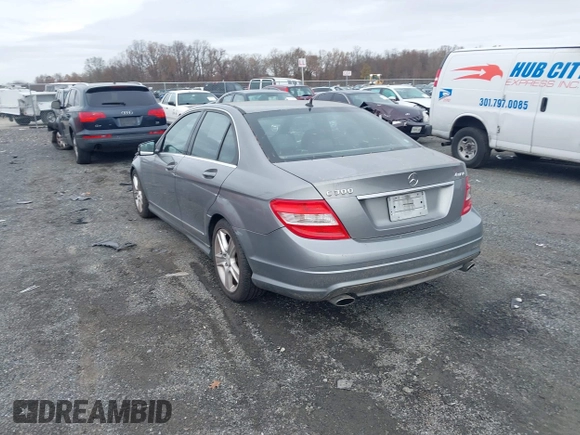 2011 Mercedes-Benz C 300 Sport z VIN WDDGF8BB8BR143194, wystawiony jako IAAI lot #40863424 z przebiegiem 223 872 mil mil oraz . Historia ofert i sprzedaży dostępna na DreamBid. Obrazek 3.
