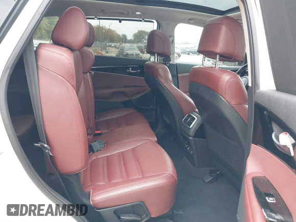 2017 Kia Sorento SX z VIN 5XYPK4A58HG226884, wystawiony jako IAAI lot #40738284 z przebiegiem 137 599 mil mil oraz . Historia ofert i sprzedaży dostępna na DreamBid. Obrazek 8.