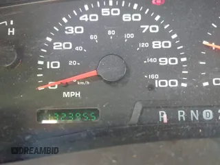 2002 Ford Excursion Limited с VIN 1FMNU43S42ED22009, выставлен на аукционе IAAI как лот 42850001 с пробегом 132 395 миль миль и . История ставок и продаж доступна на DreamBid. Изображение 7.
