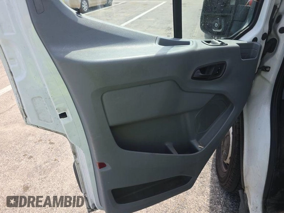 2017 Ford Transit z VIN 1FTYE1YM7HKA68149, wystawiony jako IAAI lot #42787309 z przebiegiem 192 344 mil mil oraz . Historia ofert i sprzedaży dostępna na DreamBid. Obrazek 18.