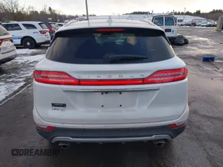 2019 Lincoln MKC Standard with VIN 5LMCJ1D91KUL26077, listed as a IAAI auction lot 41455499 with 55,782 mi miles. Bid and sale history available at carsss.com. Image 17.