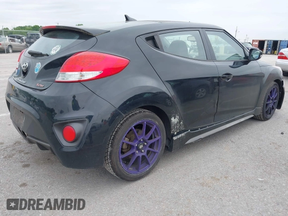 2013 Hyundai Veloster Turbo z VIN KMHTC6AE9DU097968, wystawiony jako IAAI lot #42307943 z przebiegiem 141 216 mil mil oraz . Historia ofert i sprzedaży dostępna na DreamBid. Obrazek 4.