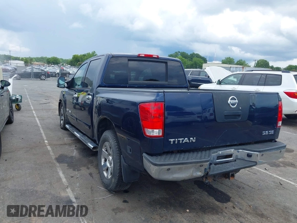 2007 Nissan Titan SE z VIN 1N6BA07B77N214250, wystawiony jako IAAI lot #42514141 z przebiegiem 184 576 mil mil oraz . Historia ofert i sprzedaży dostępna na DreamBid. Obrazek 3.