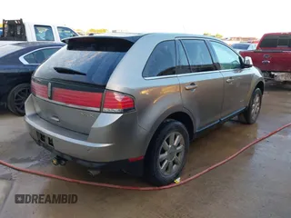 2008 Lincoln MKX with VIN 2LMDU68C88BJ17360, listed as a IAAI auction lot 42111549 with 221,191 mi miles and . Bid and sale history available at carsss.com. Image 4.